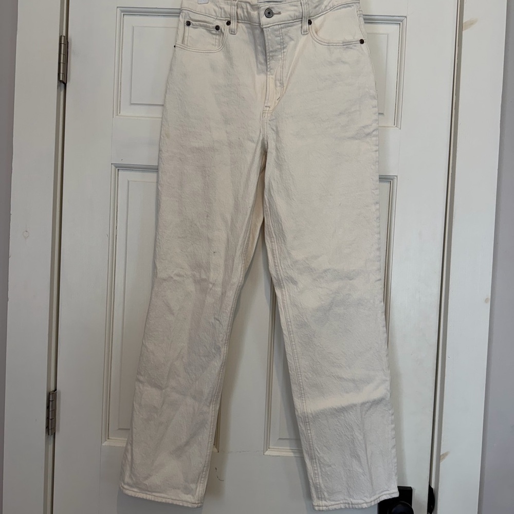 Abercrombie & Fitch Cream The 90’s Straight Ultra High Rise Jeans